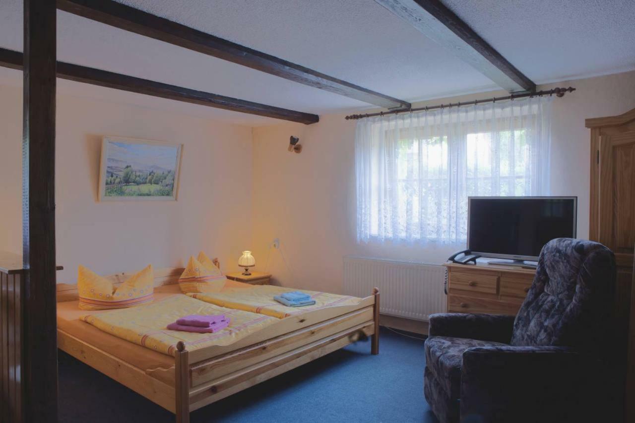 Ferienwohnung Kretzschmar Зебниц Екстериор снимка
